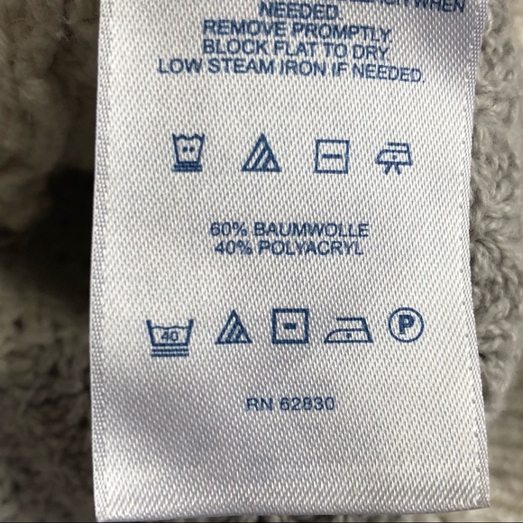 ⭐️ Lands End Gray and White Striped Cable Knit Sweater Size LARGE - Picture 9 of 12